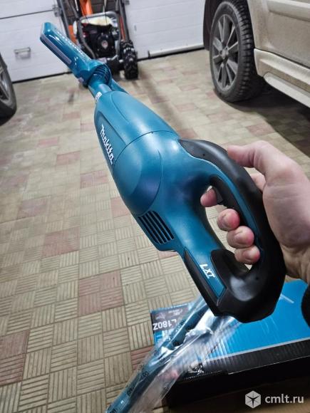Пылесос аккумуляторный Makita DCL180Z. Фото 4.