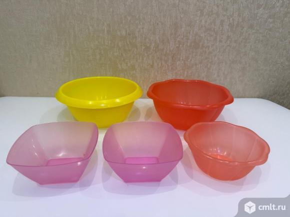 Миски и чашки пластиковые. Фото 7.