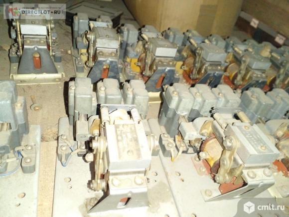 Куплю промышленное оборудование станки токарные дробилки грохоты питатели электродвигателя редуктора. Фото 1.