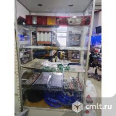 Продавец. Фото 1.