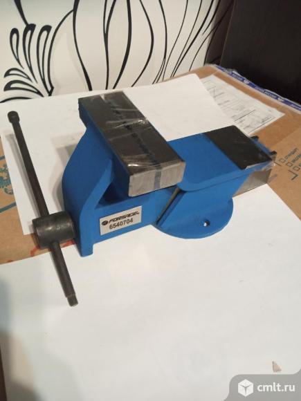 Тиски тисы 100 и 80 мм поворотные новые. Фото 1.