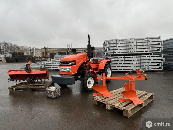 Трактор КЕНТАВР Т-15(Т-5)+Почвофреза 1,2+Плуг Flagman-2.15. Фото 1.