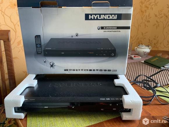 Аудиовидеопроигрыватель Hyundai. Фото 1.