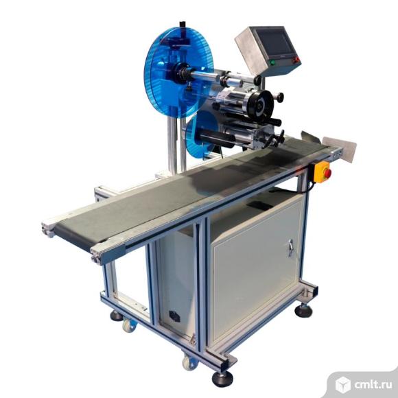 Этикетировочный автомат ЭМ04.03 с узлом приглаживания. Фото 1.