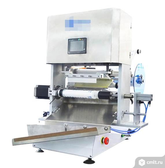 Полуавтоматическая настольная машина для насения этикеток  на круглые бутылки ЭН00.13. Фото 1.