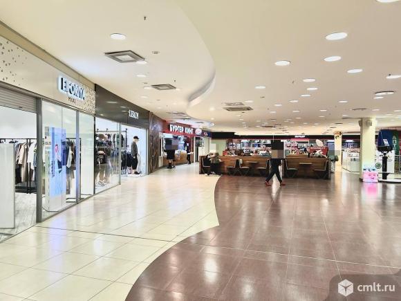 Торговое помещение 1529 м2 в аренду в ТЦ "Радуга". Фото 1.