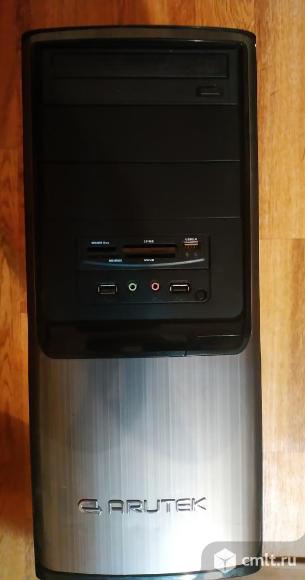 Компьютер без монитора. Фото 1.