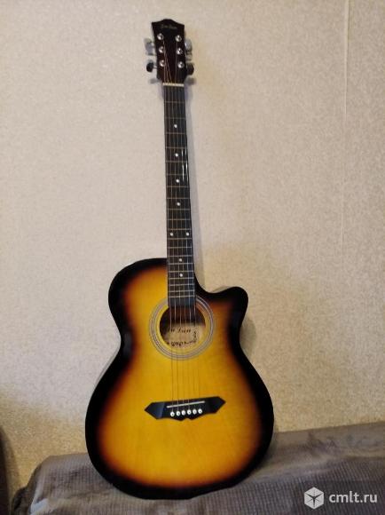 Гитара акустическая. Фото 1.