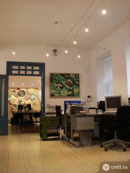 Стильный камерный офис у метро. Фото 1.
