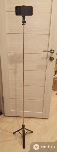 Штатив монопод трипод селфи тренога напольная Bluetooth. Фото 1.