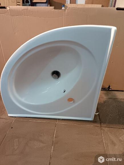 Угловая раковина керамическая из новой квартиры. Фото 3.