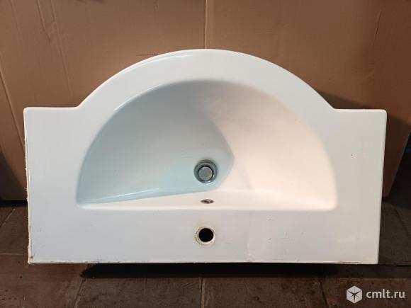 Умывальник керамический из новой квартиры.. Фото 1.