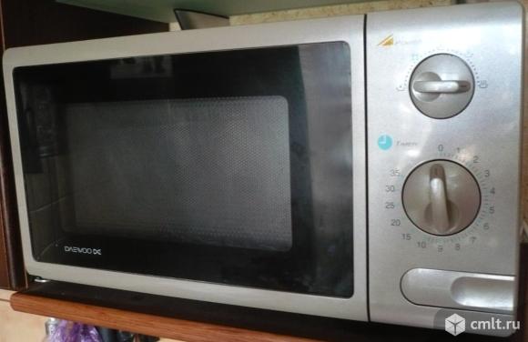 Микроволновая печь (микроволновка) Daewoo KOR-4125GA, б/у, в ремонт. Горение слюдяной пластины.. Фото 1.