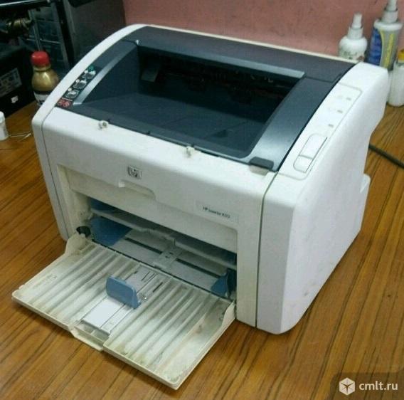 Принтер лазерный черно-белый HP LaserJet 1022. Фото 1.