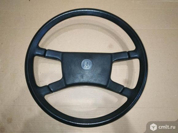 Руль ВАЗ 2107 ранний. Фото 1.