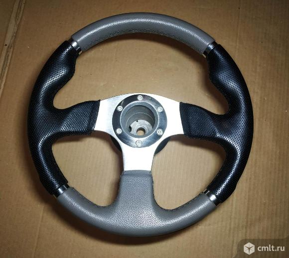 Спортивный руль. Фото 1.