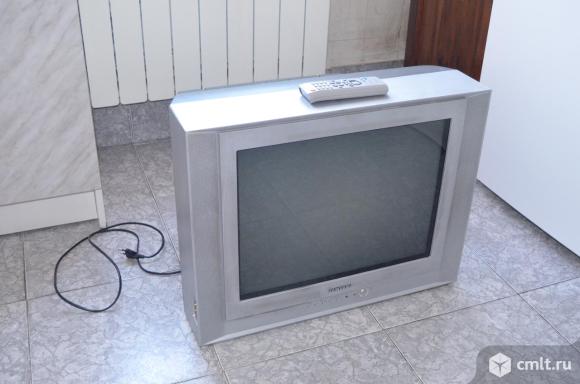Телевизор кинескопный цв. Samsung Телевизор Samsung, диагональ 52 см, плоский экран. Фото 1.