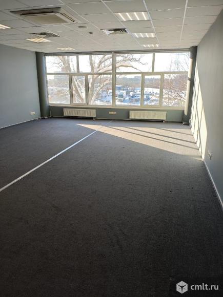Светлое помещение под офис в аренду 65 м2 в бизнес-центре.. Фото 1.