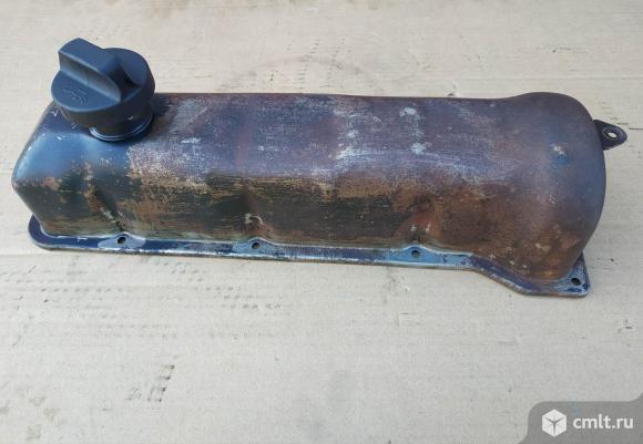 Крышка клапанов ВАЗ нива инжектор. Фото 1.