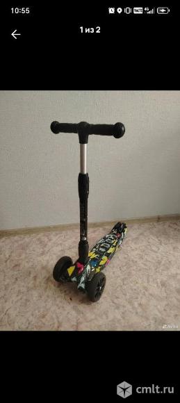 Детский трехколесный самокат. Фото 1.
