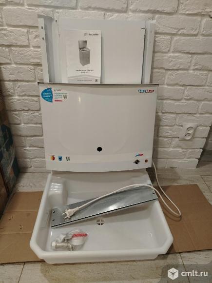 Умывальник дачный с подогревом и тумбой новый. Фото 2.