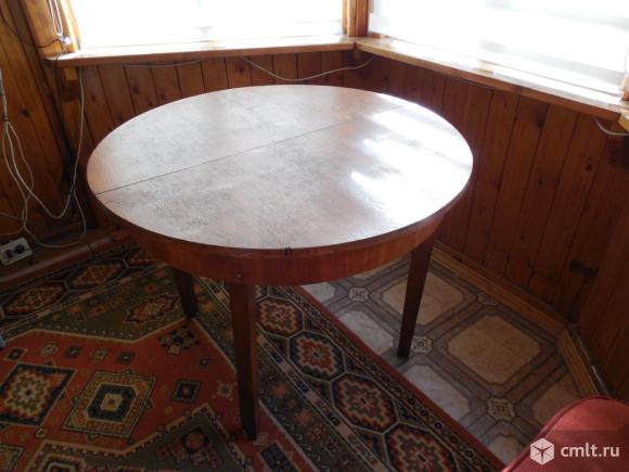 Стол обеденный круглый раздвижной СССР. Фото 1.