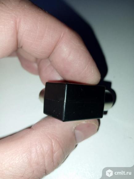 Переходник угловой антенна ТВ (штекер) -ТВ (гнездо) металлический 90°. Фото 4.