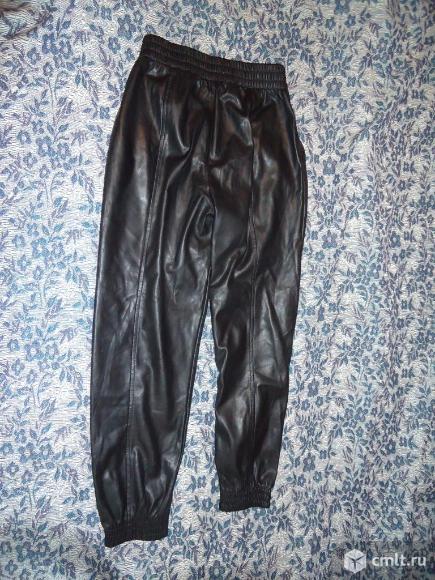 Брюки женские кожаные. Фото 1.