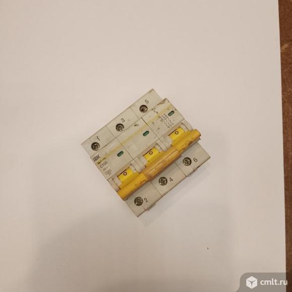 Автоматический выключатель. Фото 2.