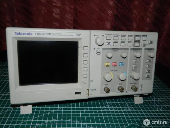 Осциллограф Tektronix TDS2012В. Фото 1.