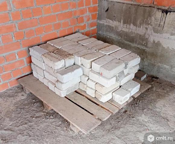Кирпич рядовой силикатный полнотелый белый. Фото 1.