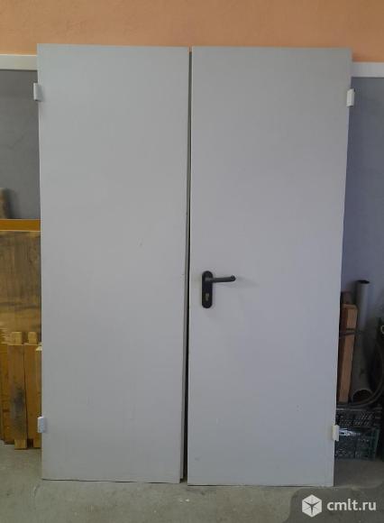 Продам входную двухстворчатую металлическую дверь б/у. Фото 4.