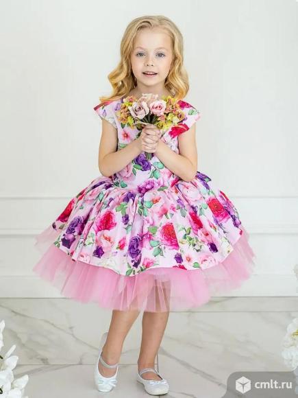 Платье праздничное пышное в цветочек рост 128 (8 лет). Фото 1.