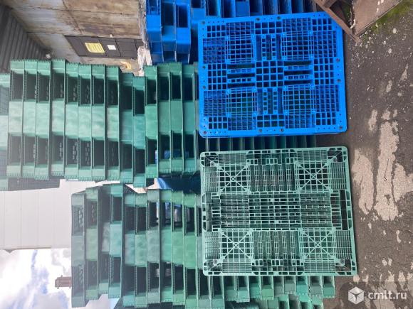 Пластмассовые поддоны. Фото 1.