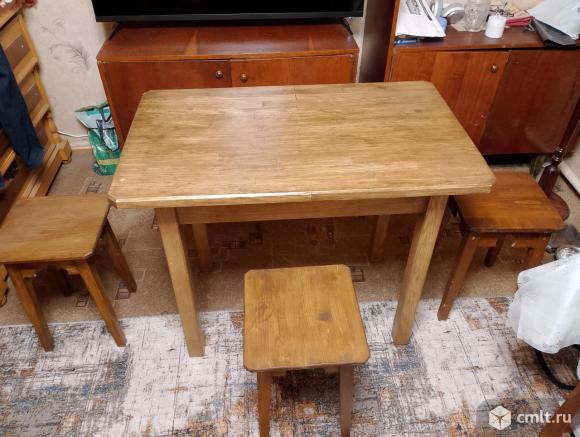 Стол. Фото 1.