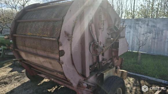 Пресс-подборщик - 2012 г. в.. Фото 1.