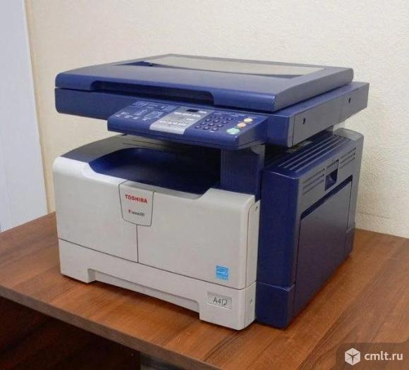 Принтер лазерный Toshiba. Фото 1.
