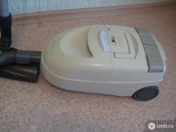 Пылесос Hitachi CV-2800. Фото 2.