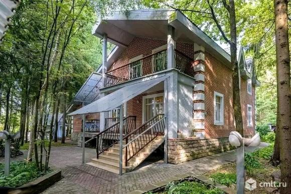 Дом на  ухоженном лесном участке. Ближнее ПодмосковьеДом на  ухоженном лесном участке. Ближнее.... Фото 1.