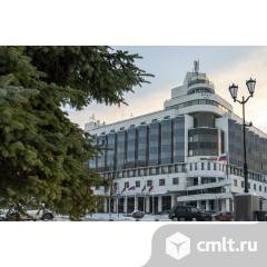 Официант. Фото 1.