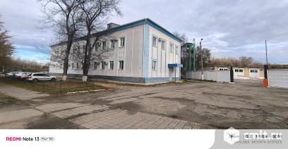 Здание площадью 809 кв.м с земельным участком. Фото 1.