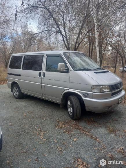 Микроавтобус Volkswagen Caravelle - 2001 г. в.. Фото 1.
