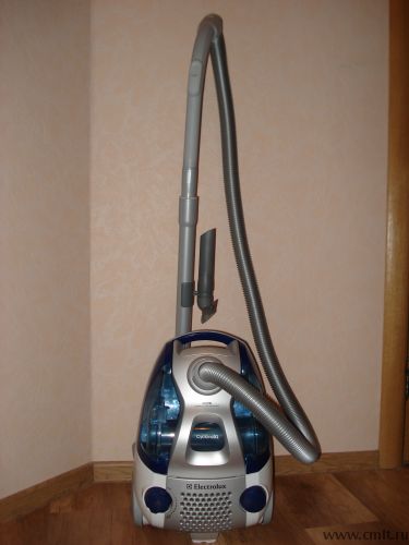 пылесос Electrolux ZCX 6460 с циклонным фильтром