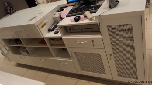 кассовый стол