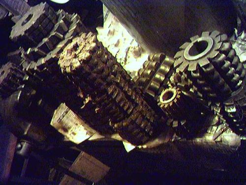 Фрезы червячные цельные для нарезания зубьев звездочек к приводным роликовым и втулочным цепям.: = шаг мм 25,4;  число зубов (стружечных канавок) 10;  диаметр мм 125;  число витков 4,5  ширина ф