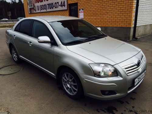 Toyota avensis 2008 год