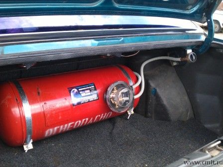 Газ на авто. Вариант установки газа с баллоном 50л(300*553мм) в нишу багажника вдоль сиденья.