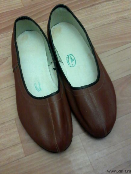 Тапочки из кожзаменителя, р. 41, цв. темно-коричневый. Фото 2.