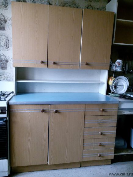 Буфет кухонный б/у, фасад светлый орех.