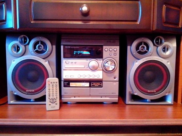 Музыкальный центр Aiwa NSX-R30 (б/у, отл.сост. полн. компл.). Фото 1.
